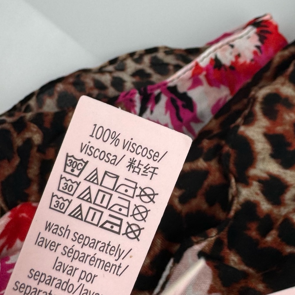 Victorias Secret Scarf Wrap‎ Cheetah Leopard Print Floral Roses Lightweight Knit - Picture 5 of 5